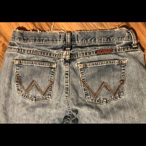 Distressed Wrangler Cash Jeans
